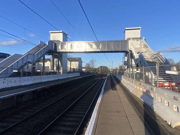 Installing the new footbridge at Uddingston. // Credit: Network Rail