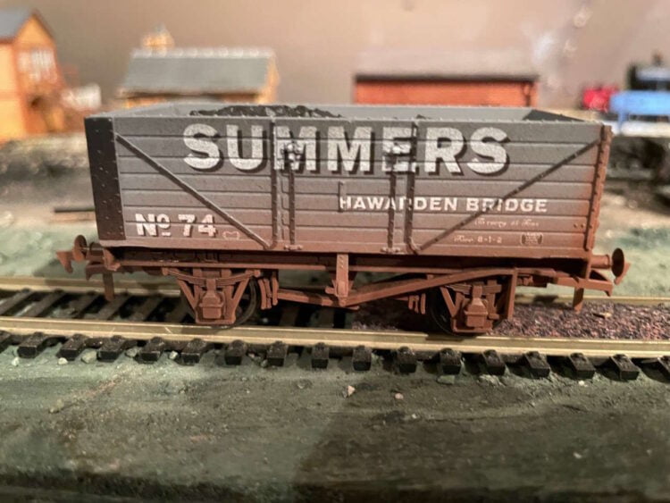 Lightly weathered version of OO gauge 4 mm scale Summers seven-plank wagon. // Credit:The 2874 Trust