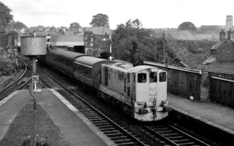 An original Dublin to Belfast Enterprise Express in 1965. // Credit: Roger Smith