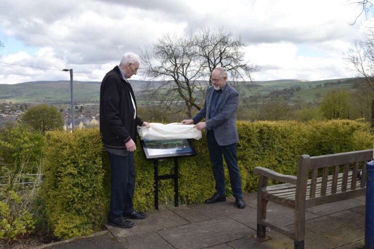 John Brook, Chairman of Friends of Chapel Station and Don Coffey, TransPennine Express train driver unveiling the new plaque. // Credit: TransPennine Express 