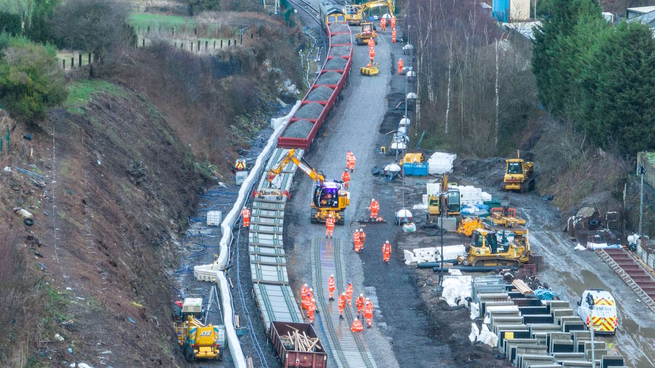 Transpennine Route Upgrade work in West Yorkshire. // Credit: Network Rail