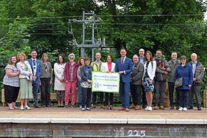 Stephen Morgan MP and community group volunteers at Alexandra Palace ststion. // Credit: Govia Thameslink Railway