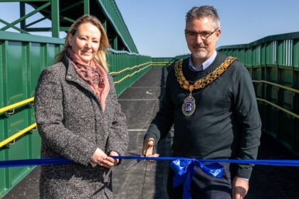Louise Cox, Network Rail, and Cllr Mark Foster, Mayor of Biggleswade, open Lindsells Bridge