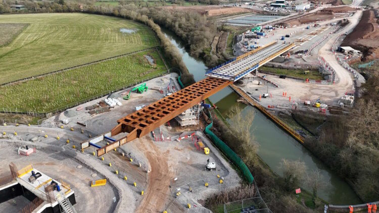 Longhole Viaduct and the Grand Union Canal. // Credit: HS2